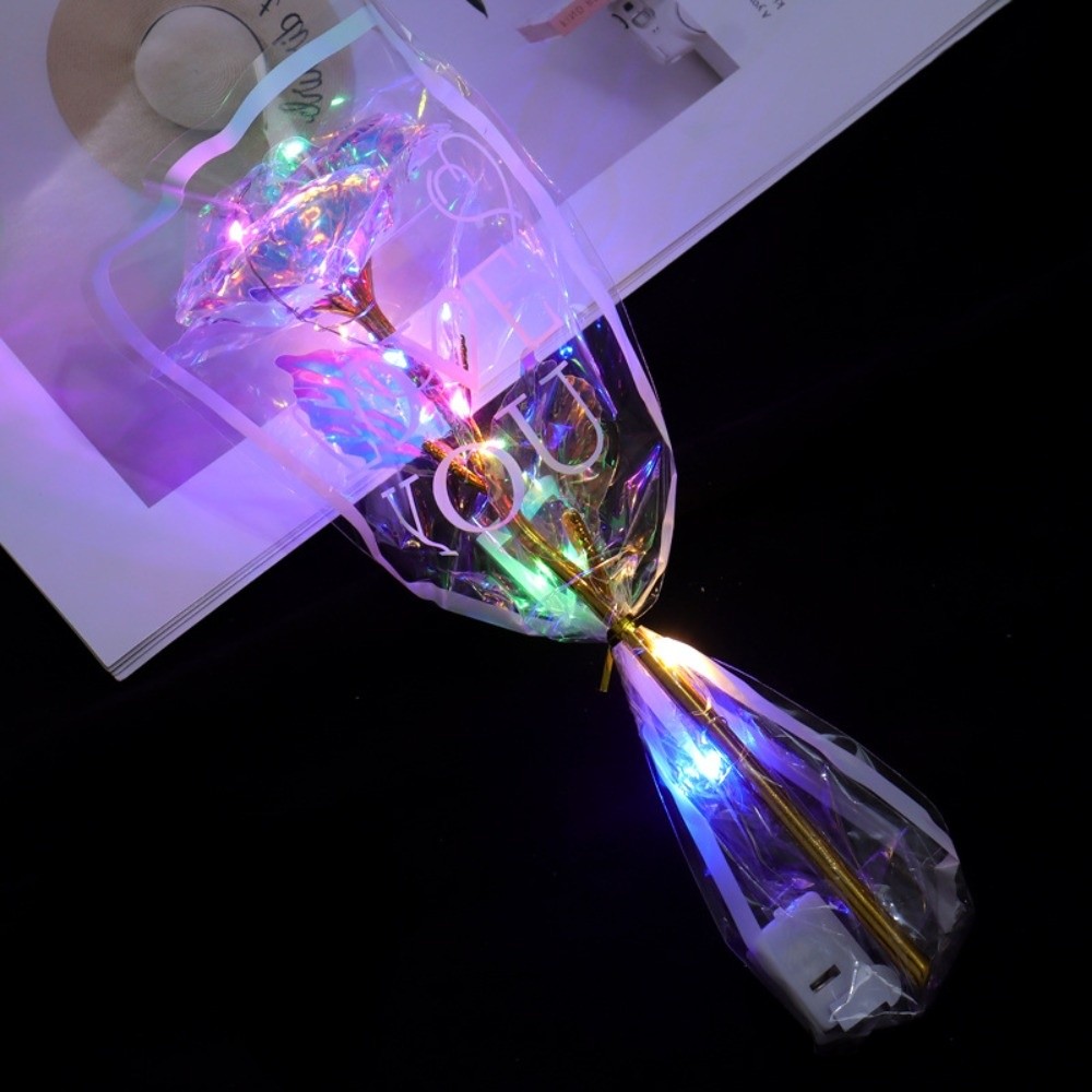 Photography Artificial Lighting - Rose artificielle en feuille d'or brillante